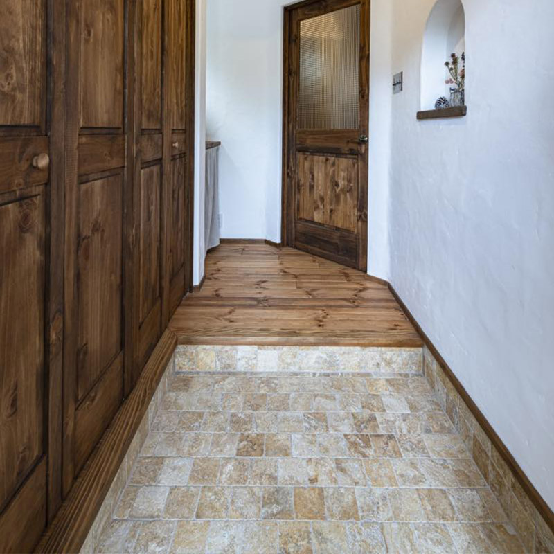 石材タイル玄関