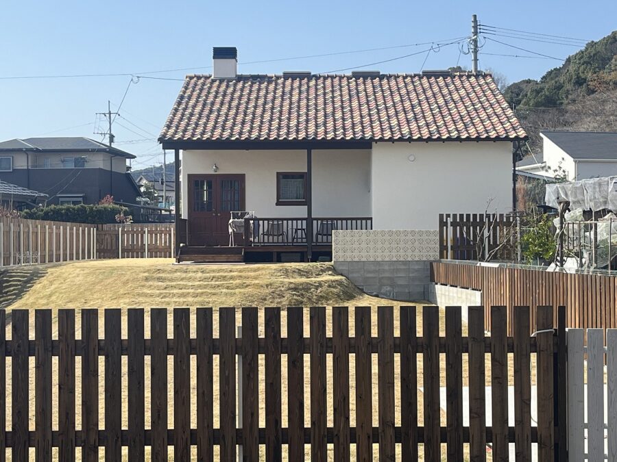 高低差のある敷地を活かしたドッグランのある朝倉の家